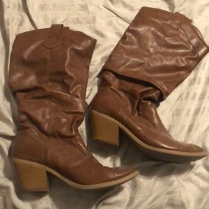 Brown cowgirl boots